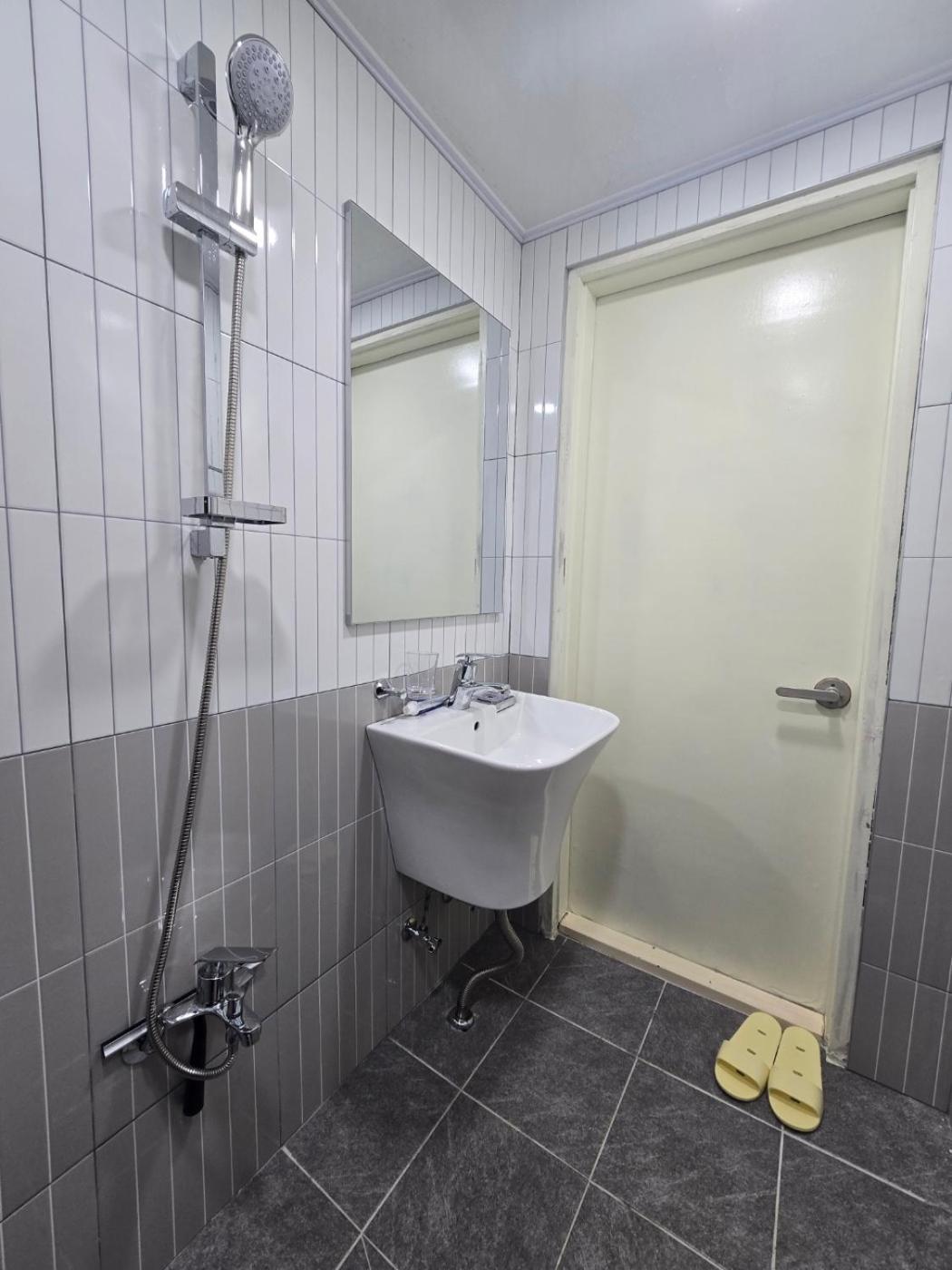 Occasionally Yeonnam #yeontralpark #hongdae #new #open Sale Apartment *